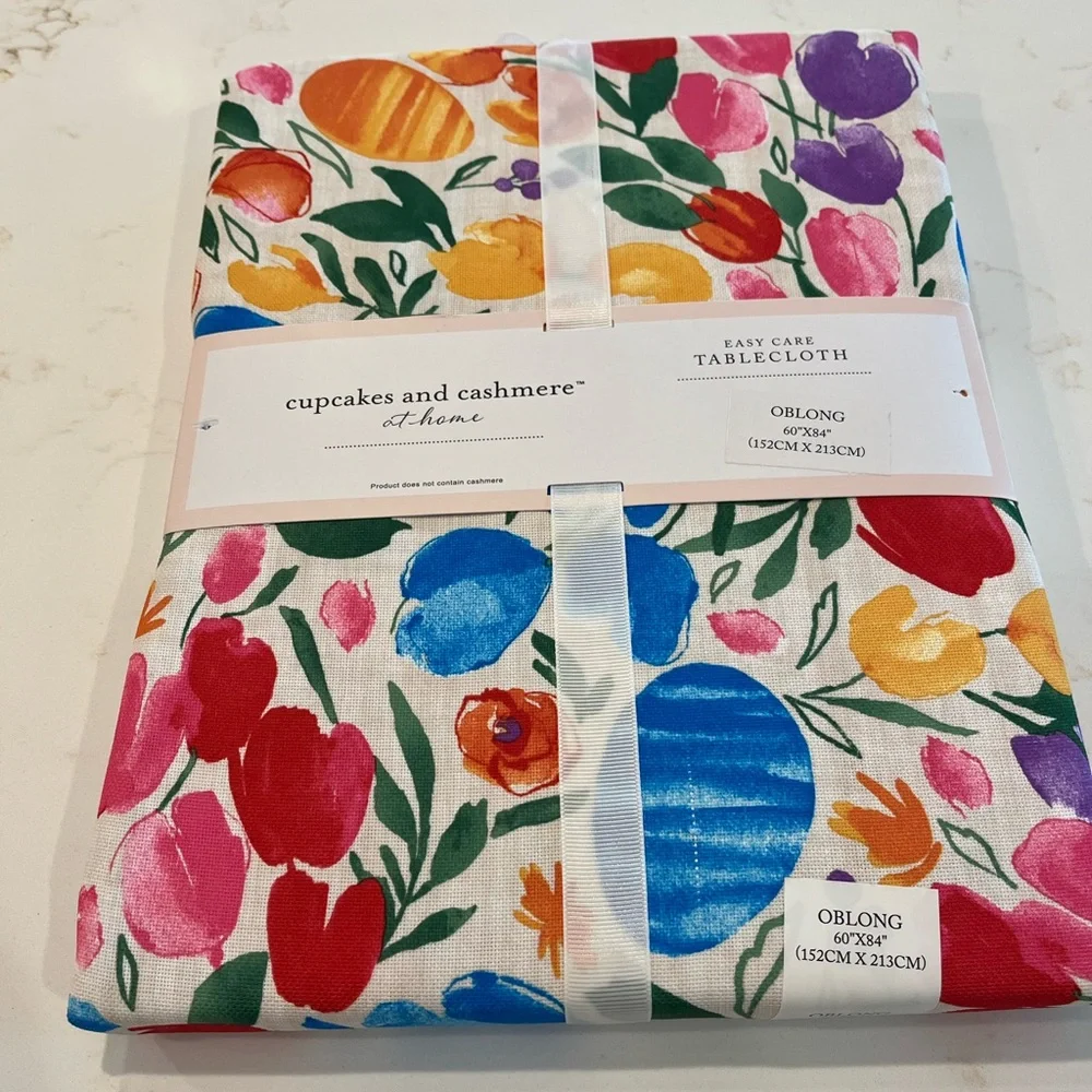 Cupcakes And Cashmere At Home table cloth - Picture 2 of 4